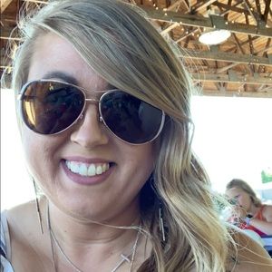 Meet your Posher, Amy